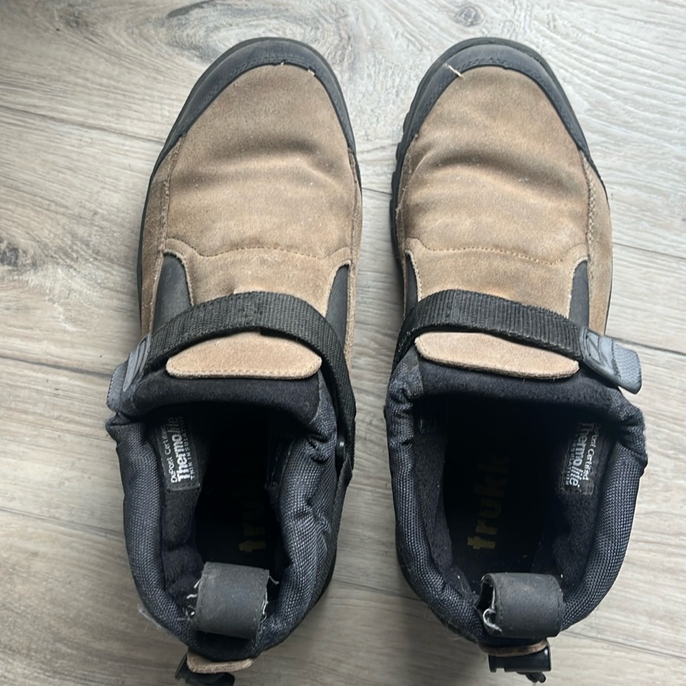 Trukk slip on boots size 13